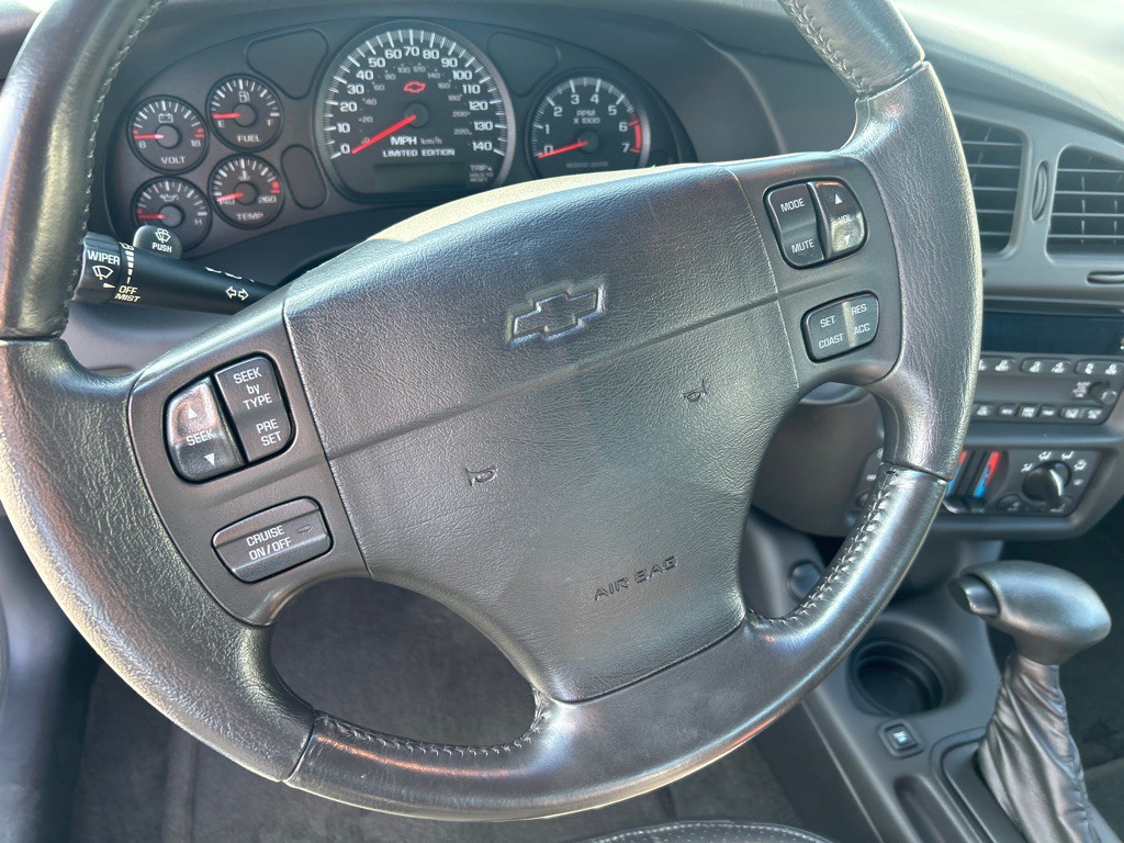 2003 Chevrolet Monte Carlo Image 24