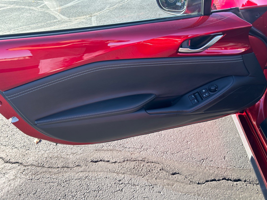 2024 Mazda MX-5 Miata Image 16