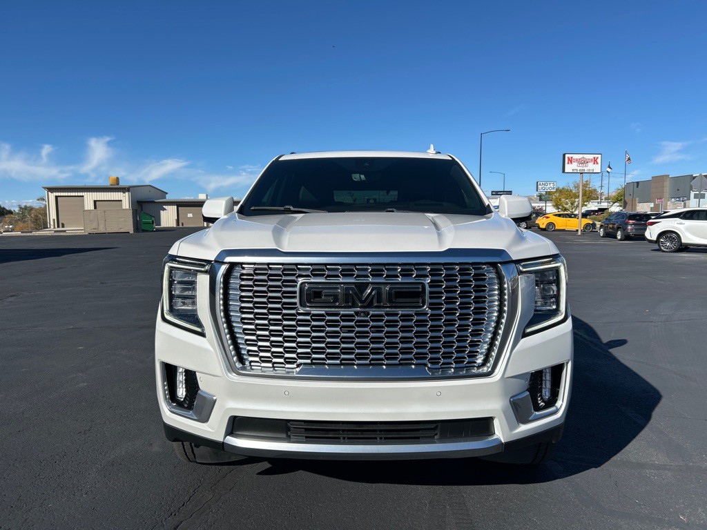 2022 GMC Yukon Image 3