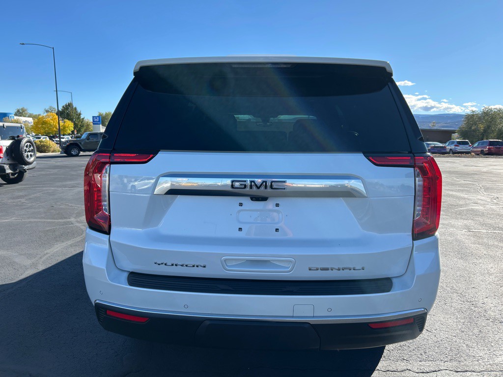2022 GMC Yukon Image 7