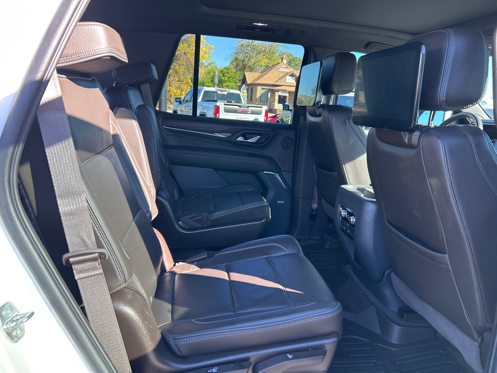 2022 GMC Yukon Image 13