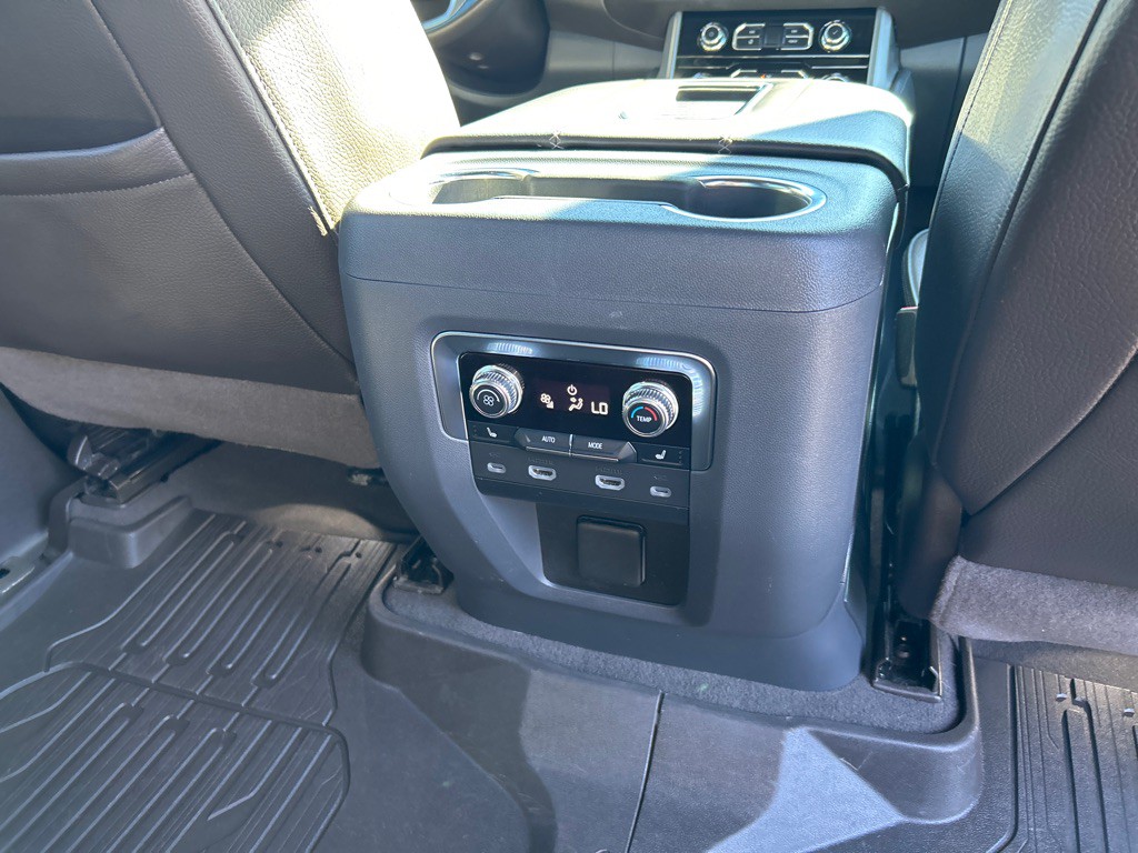 2022 GMC Yukon Image 16