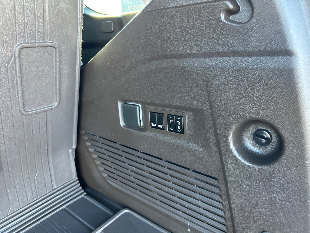 2022 GMC Yukon Image 19