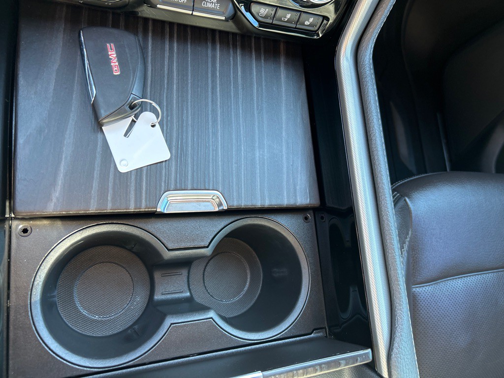 2022 GMC Yukon Image 27