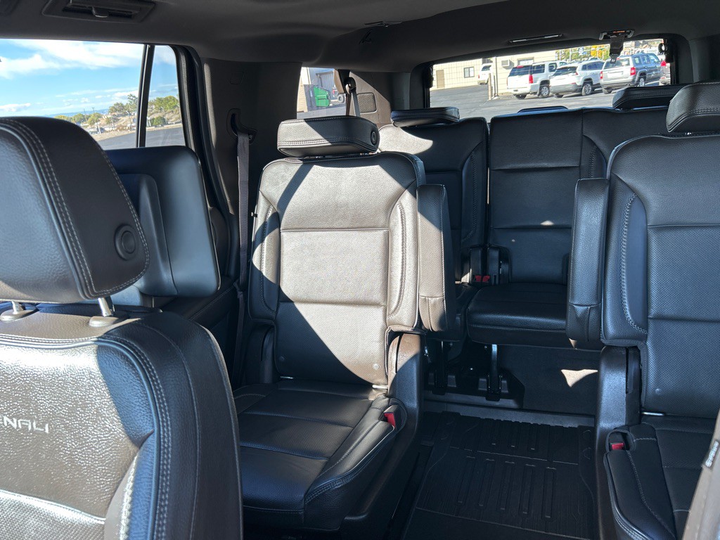 2022 GMC Yukon Image 32