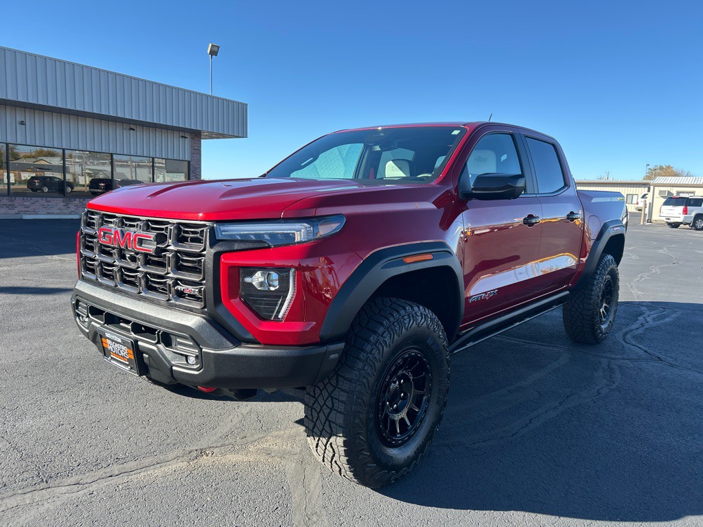 2025 GMC Canyon Image 2