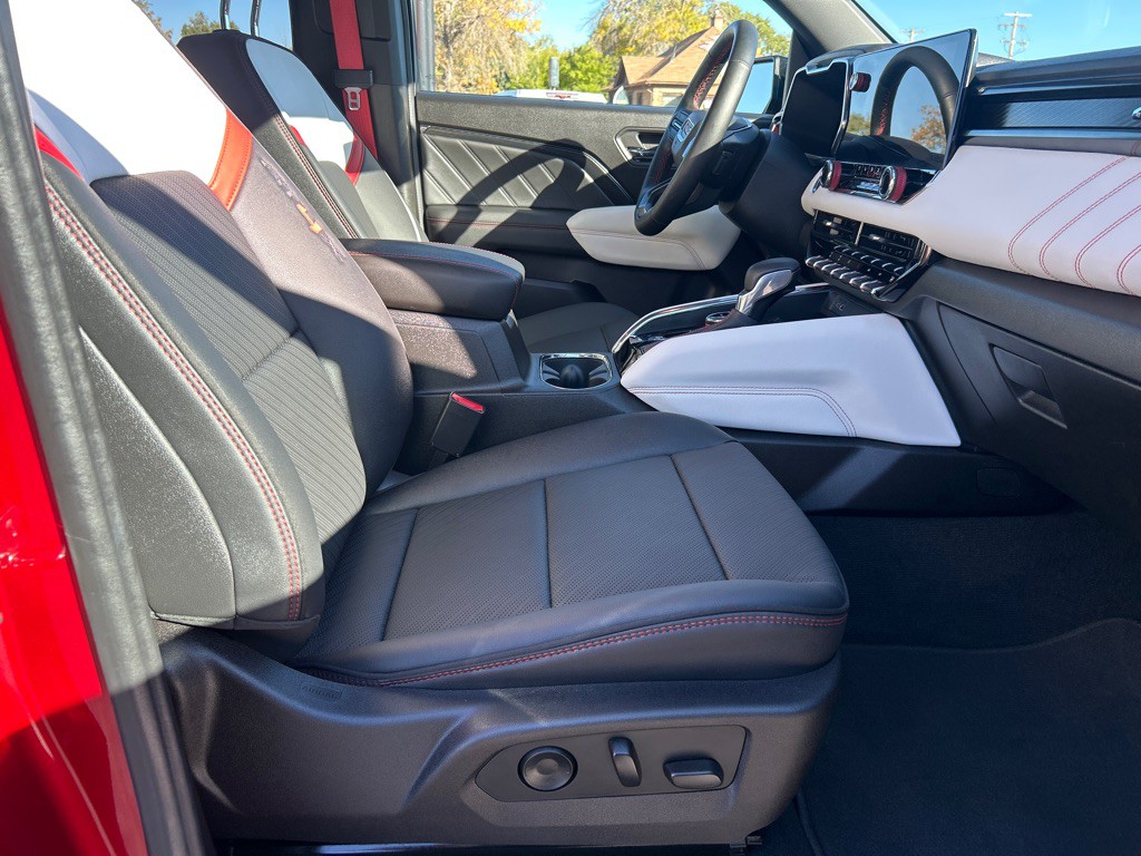 2025 GMC Canyon Image 12