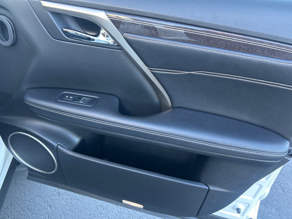 2017 Lexus RX Image 12