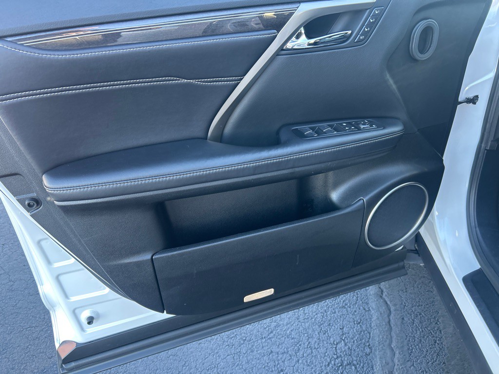 2017 Lexus RX Image 24