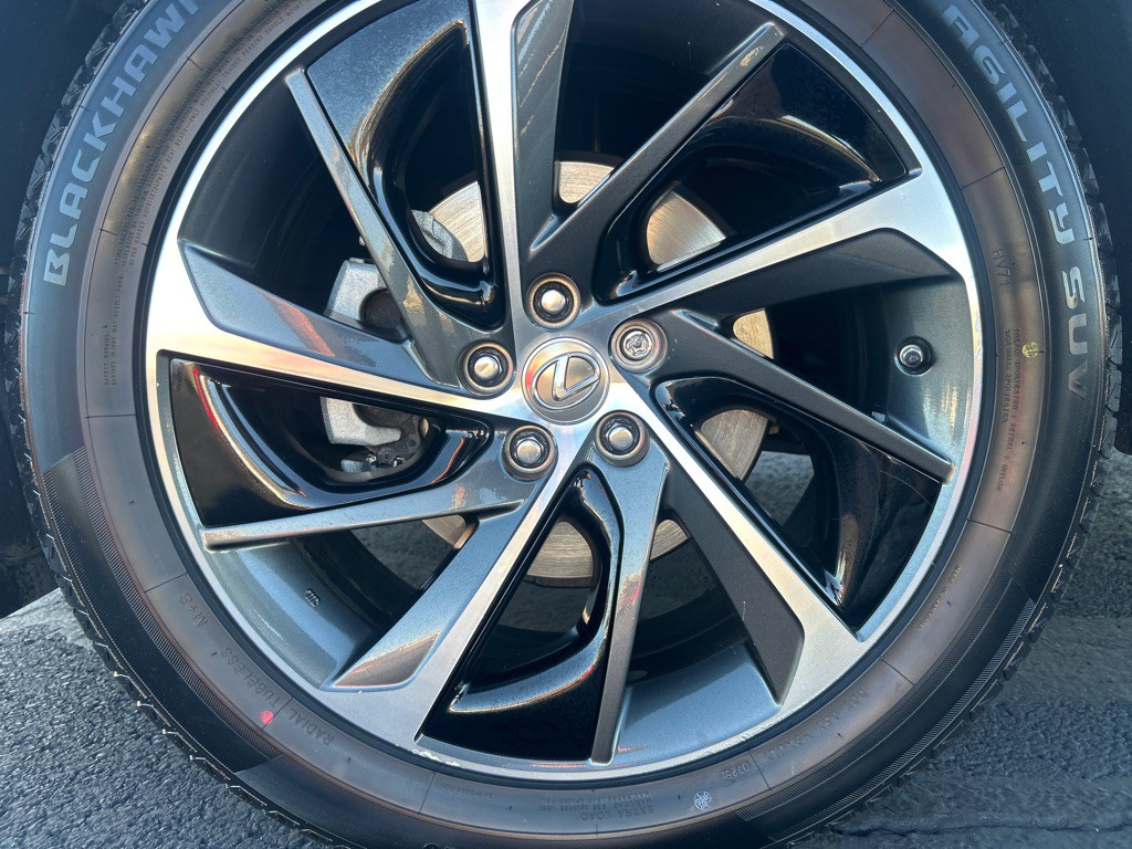 2017 Lexus RX Image 36