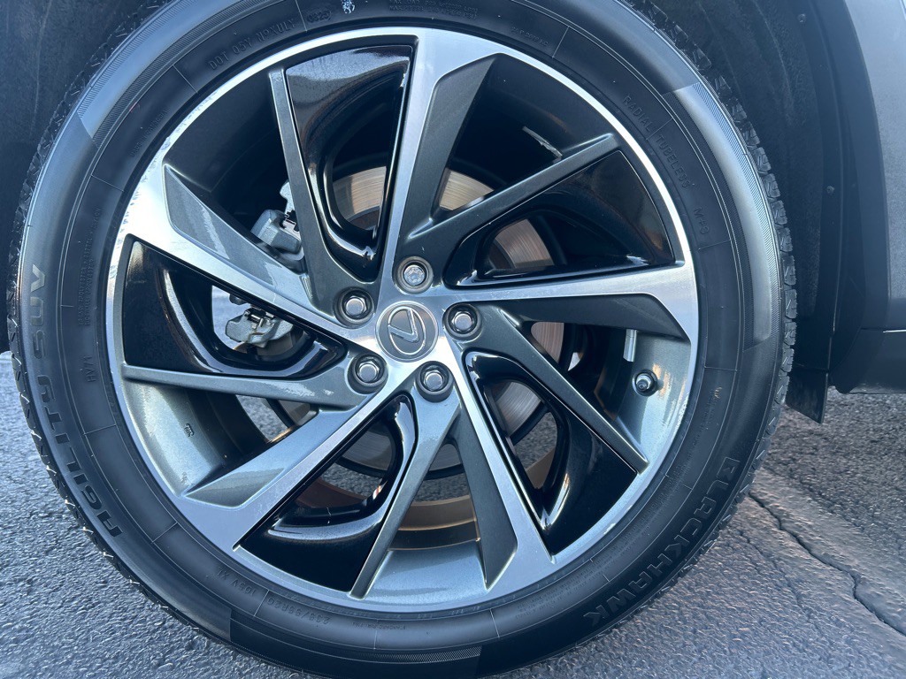 2017 Lexus RX Image 38