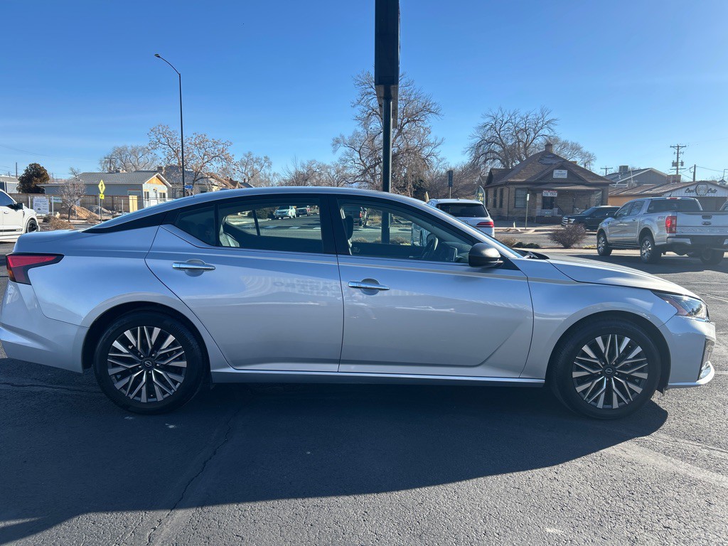 2024 Nissan Altima Image 5