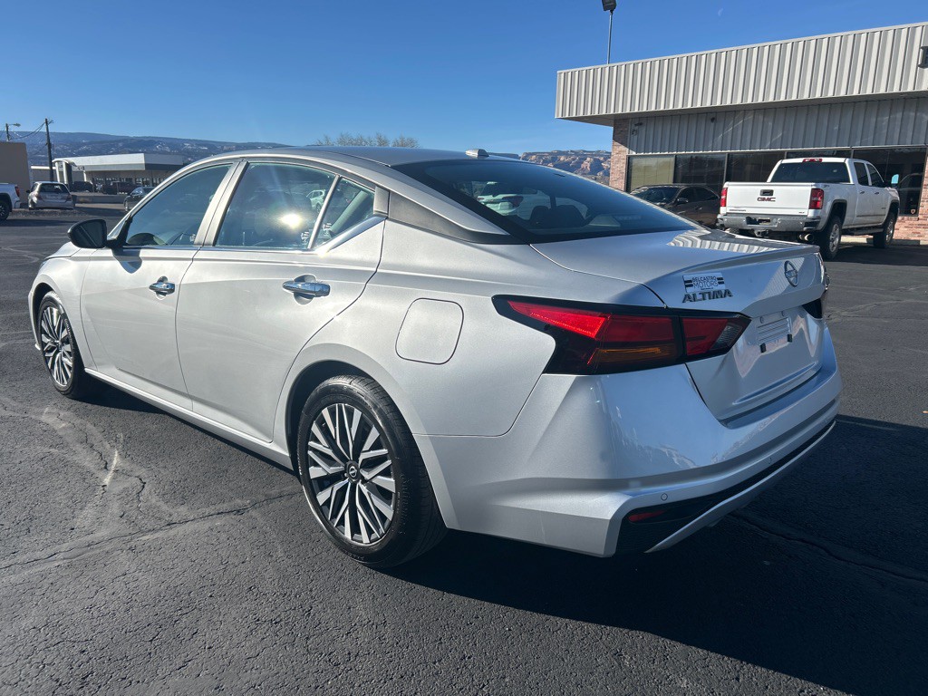 2024 Nissan Altima Image 8