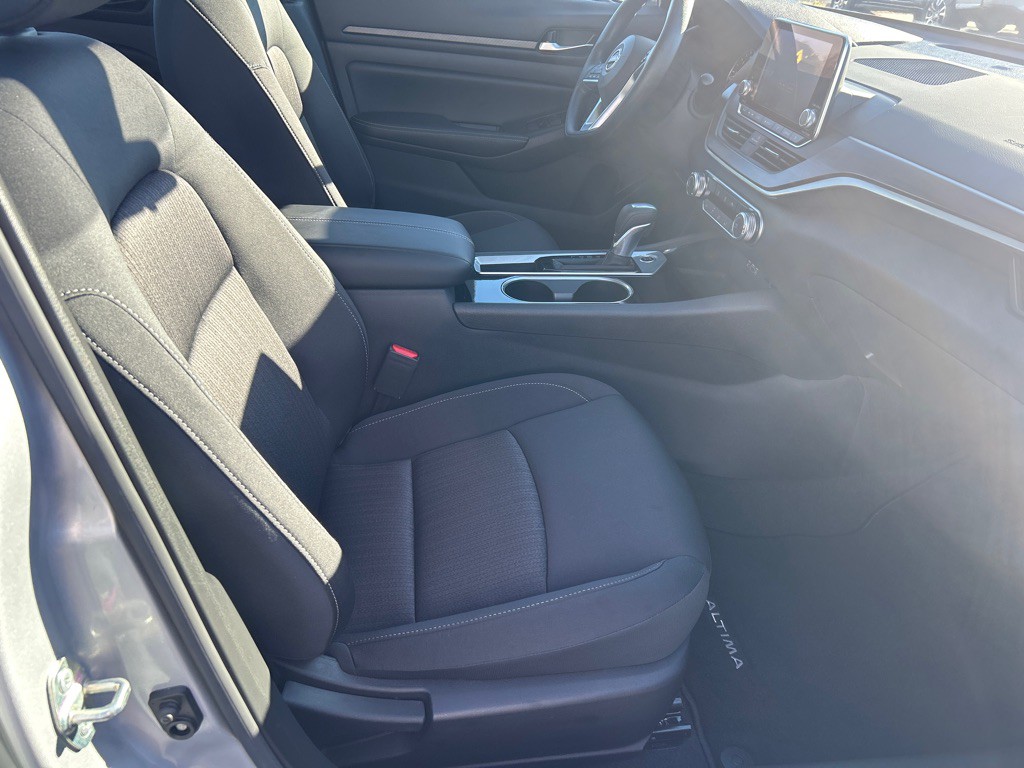 2024 Nissan Altima Image 10