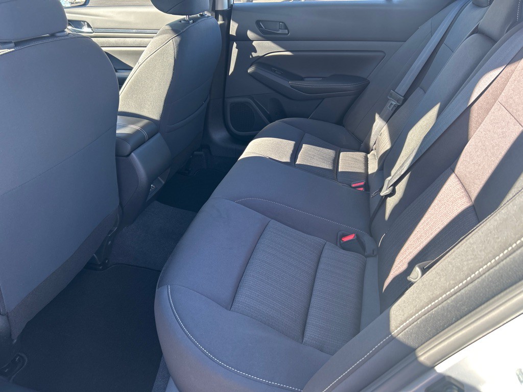 2024 Nissan Altima Image 17