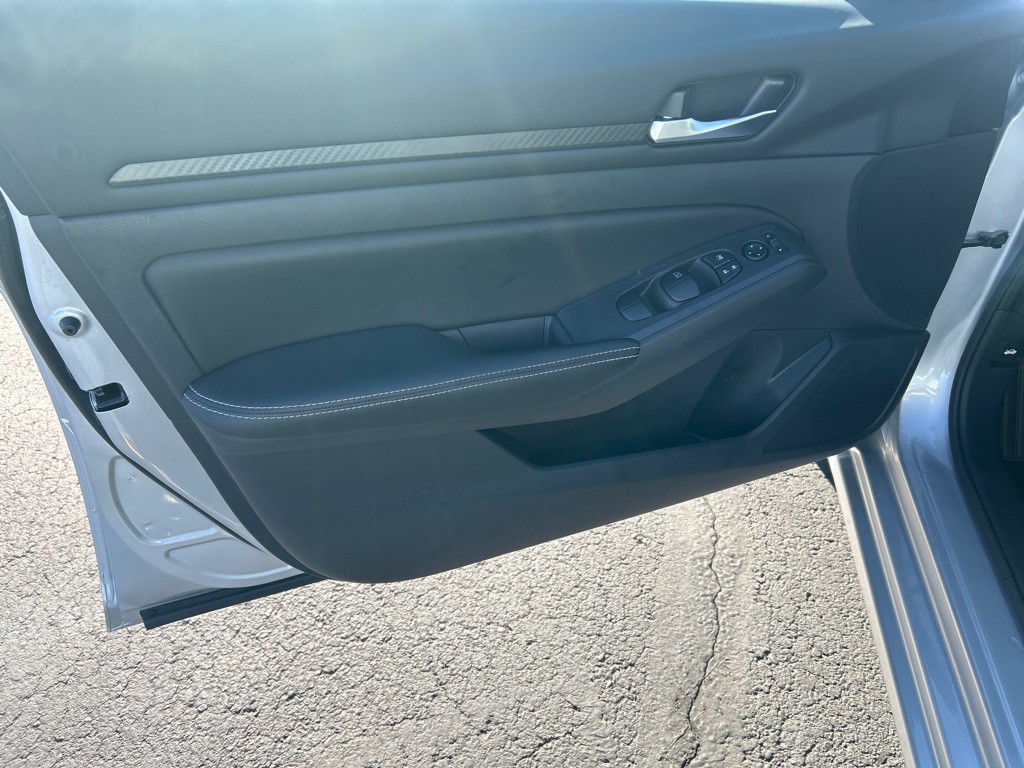 2024 Nissan Altima Image 19