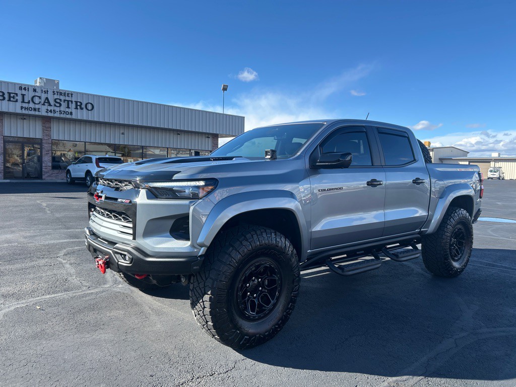 2025 Chevrolet Colorado Image 2
