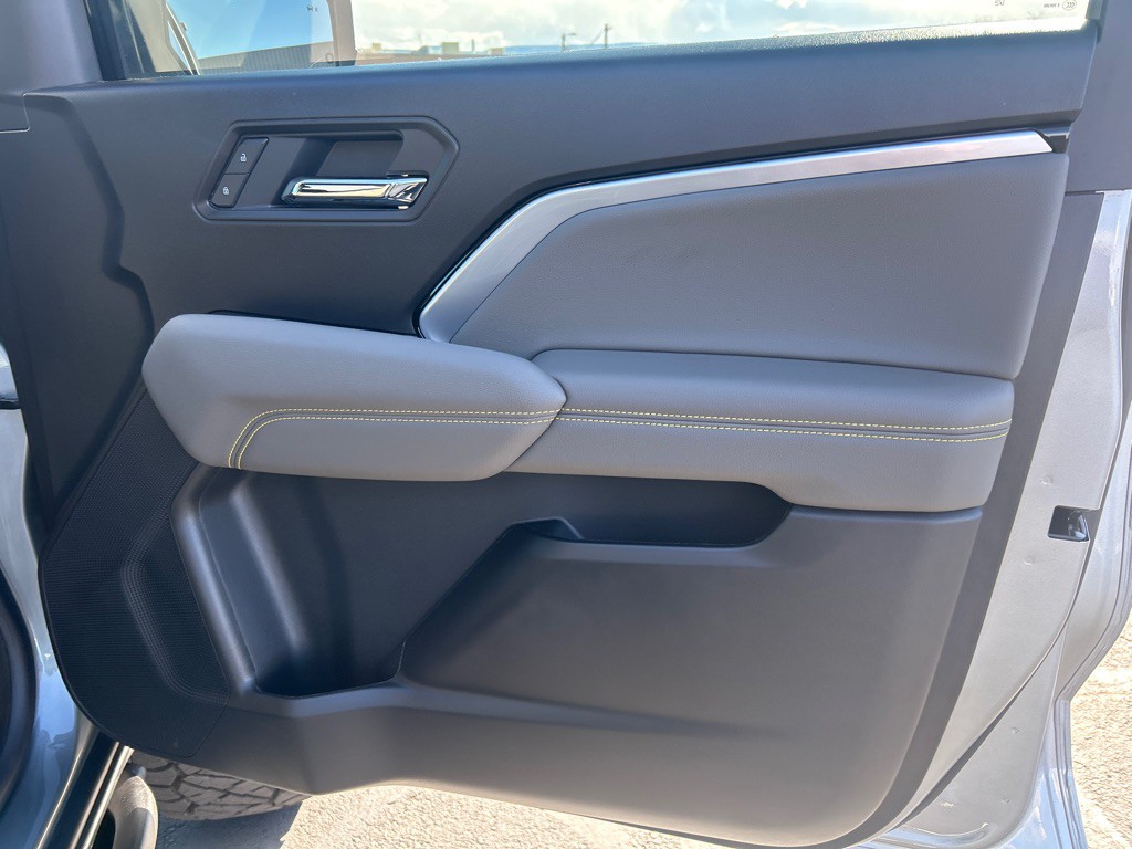 2025 Chevrolet Colorado Image 1