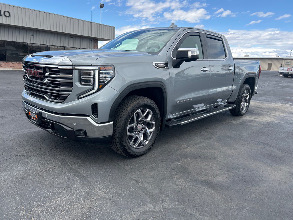 2026 GMC Sierra Image 2