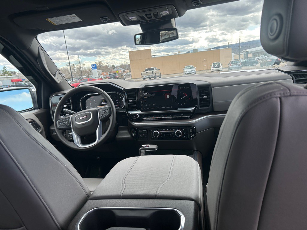 2026 GMC Sierra Image 16