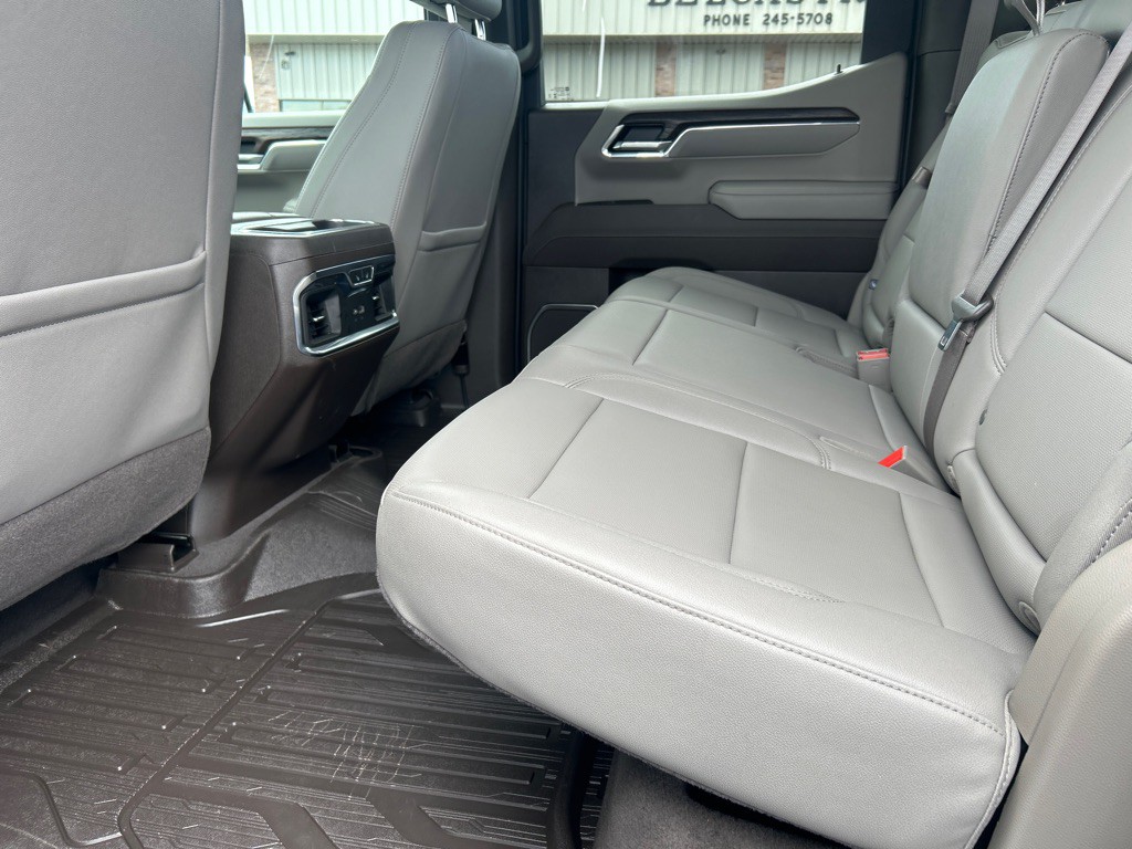 2026 GMC Sierra Image 18