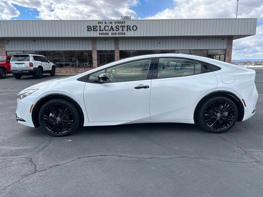 2025 Toyota Prius Image 1