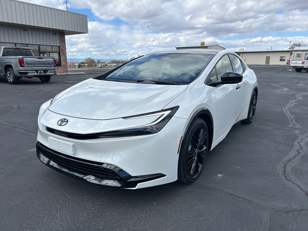 2025 Toyota Prius Image 2