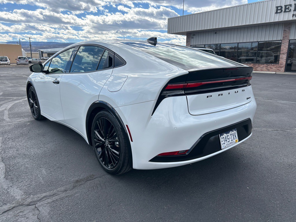 2025 Toyota Prius Image 8