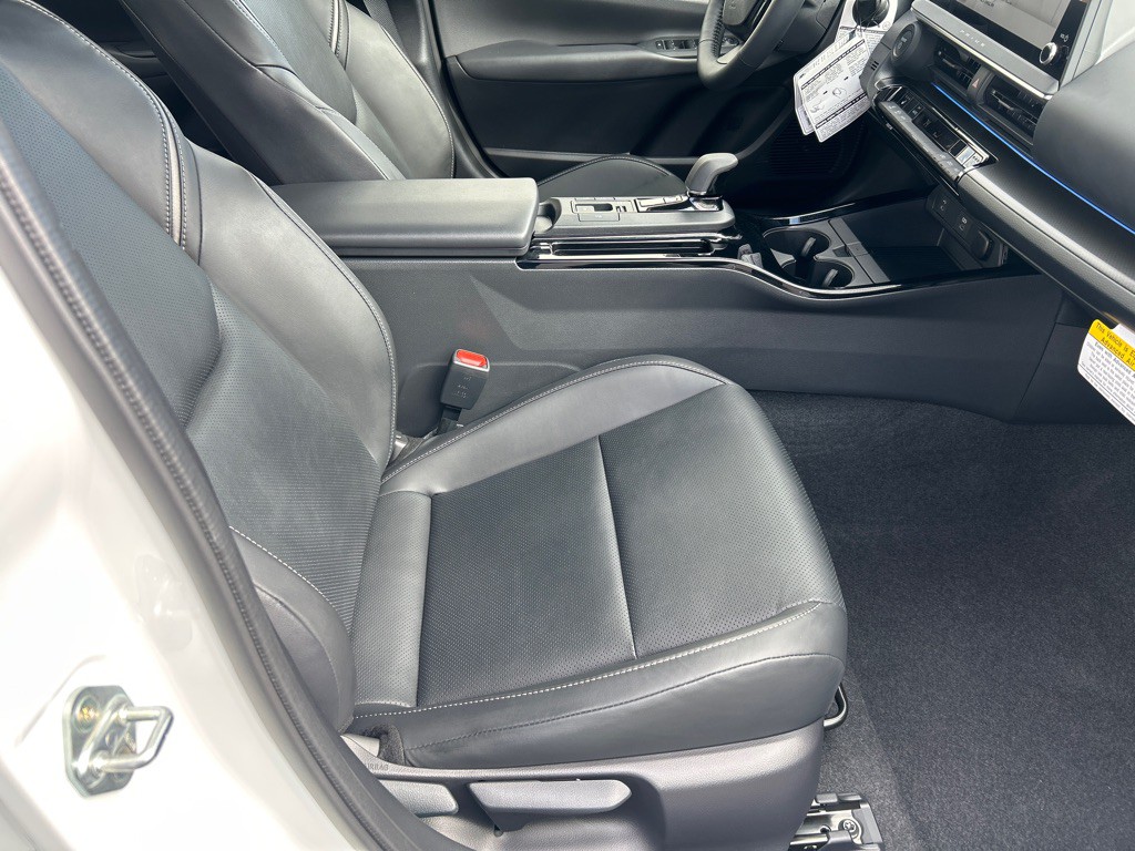 2025 Toyota Prius Image 11