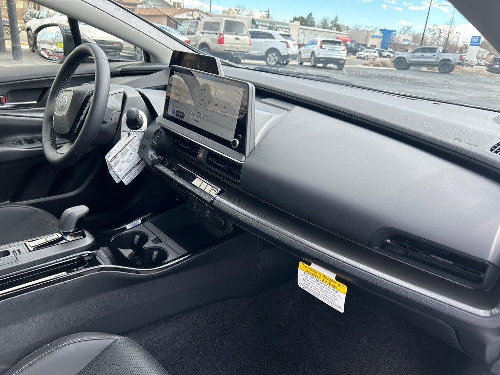 2025 Toyota Prius Image 12