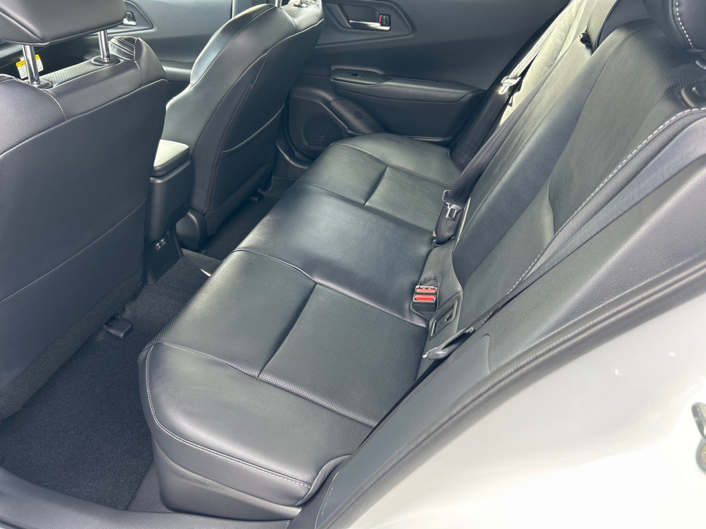 2025 Toyota Prius Image 17