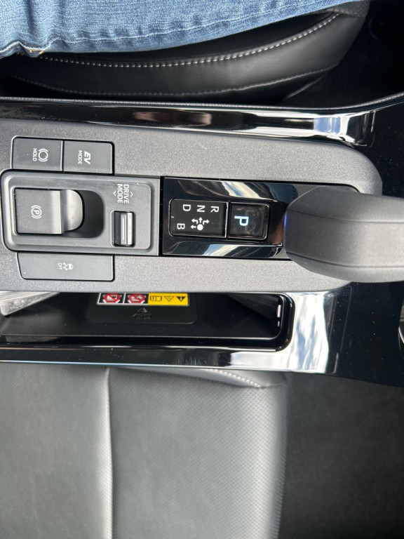 2025 Toyota Prius Image 25