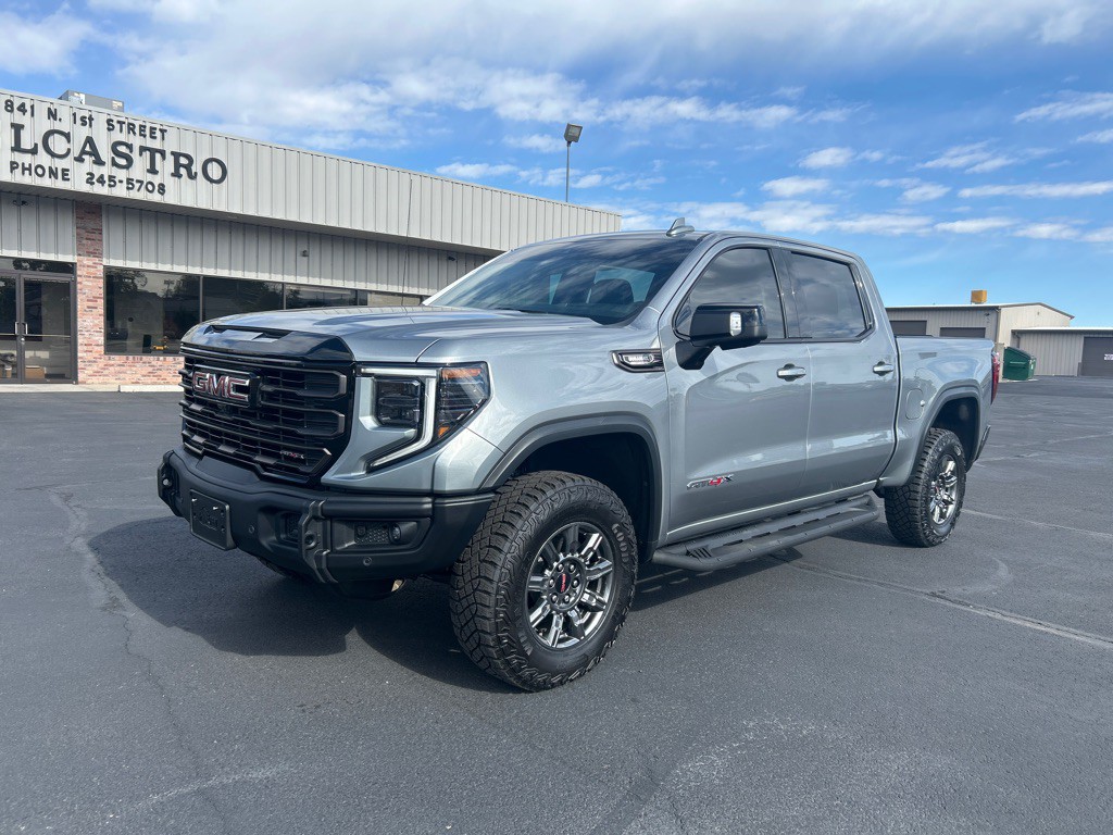 2025 GMC Sierra Image 2