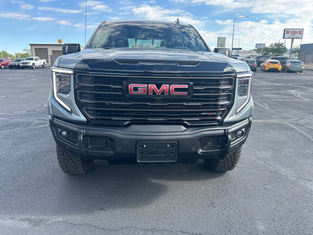 2025 GMC Sierra Image 3