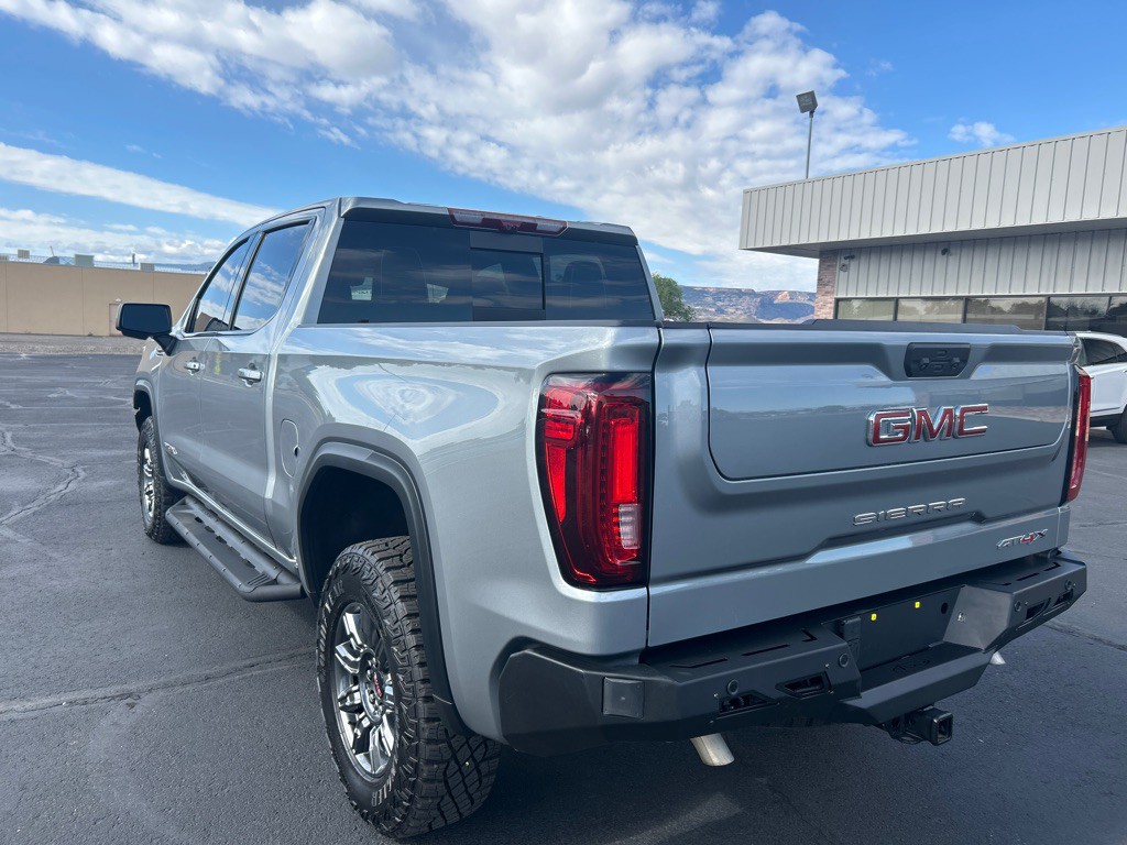 2025 GMC Sierra Image 9