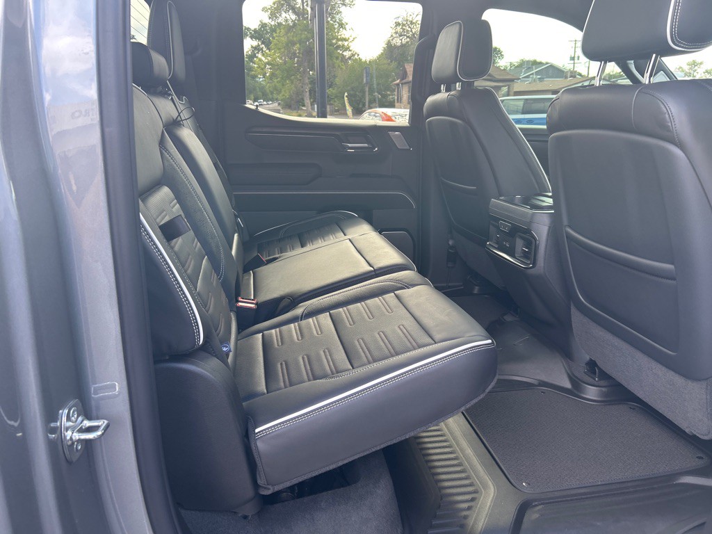 2025 GMC Sierra Image 16