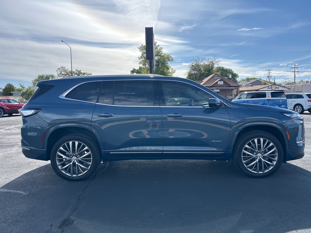 2026 Buick Enclave Image 5