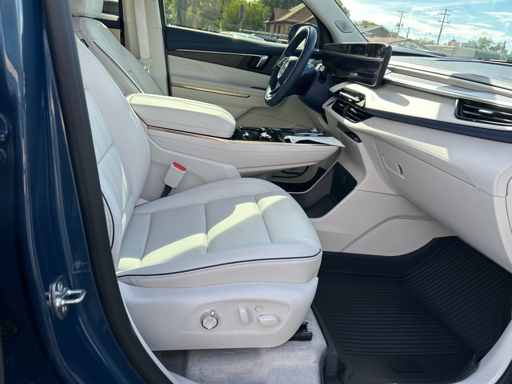 2026 Buick Enclave Image 12