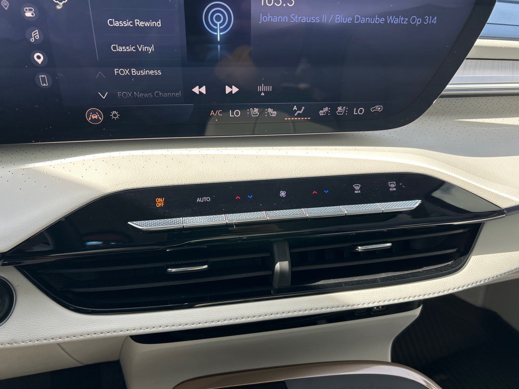 2026 Buick Enclave Image 28