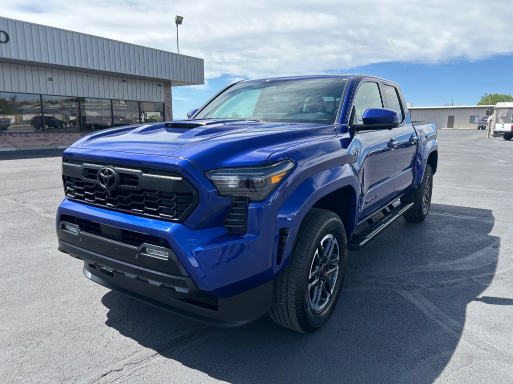 2025 Toyota Tacoma Image 2