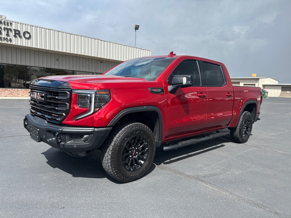 2023 GMC Sierra Image 2