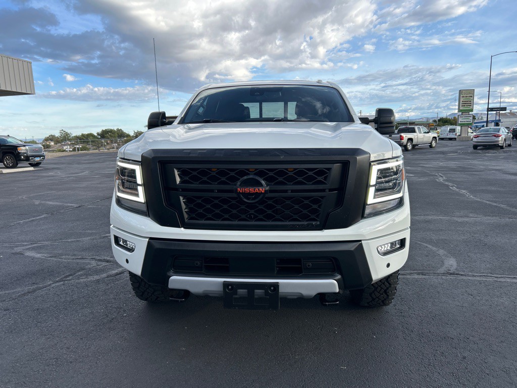 2021 Nissan Titan Image 3