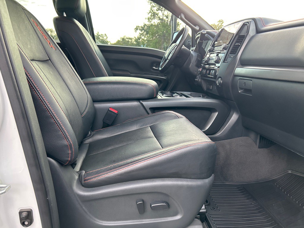 2021 Nissan Titan Image 12