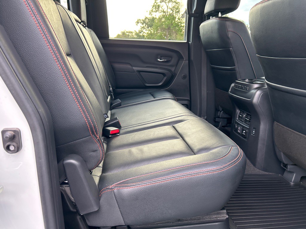 2021 Nissan Titan Image 16