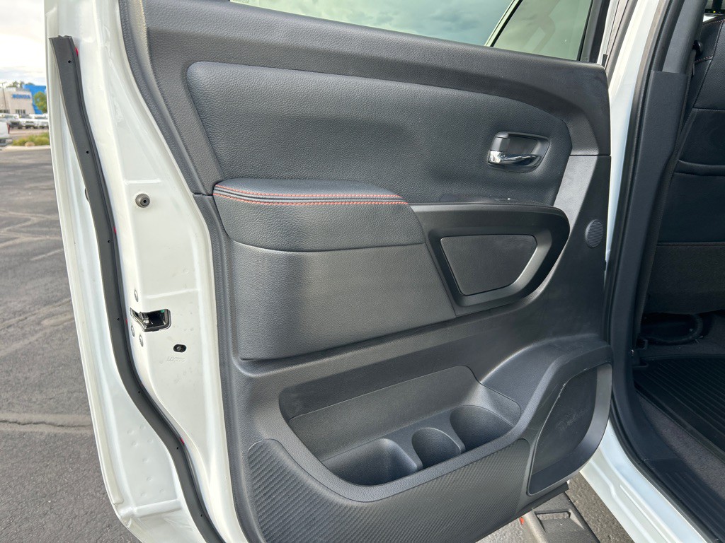 2021 Nissan Titan Image 18