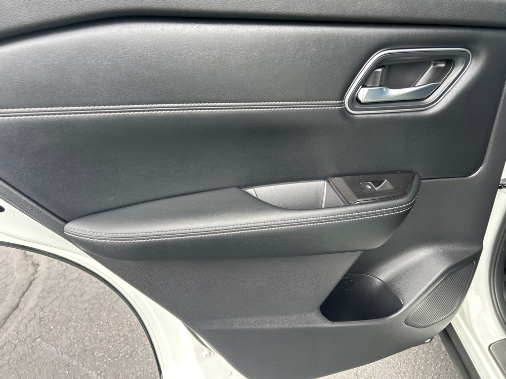2026 Nissan Rogue Image 16