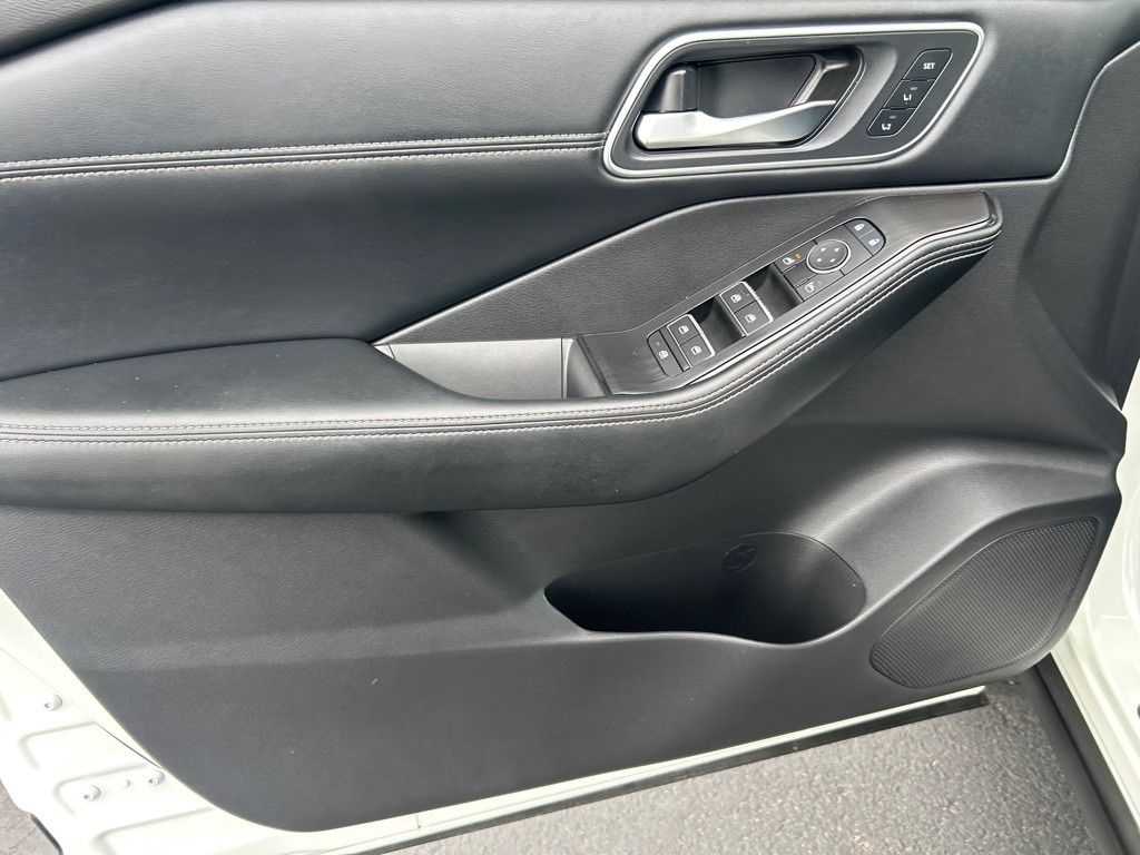 2026 Nissan Rogue Image 19