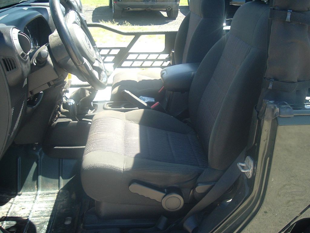 2011 Jeep Wrangler Image 7