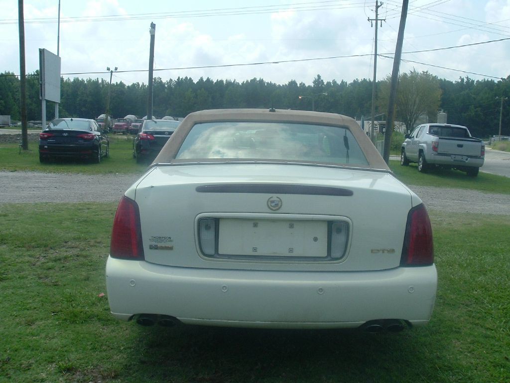 2005 Cadillac DeVille Image 5