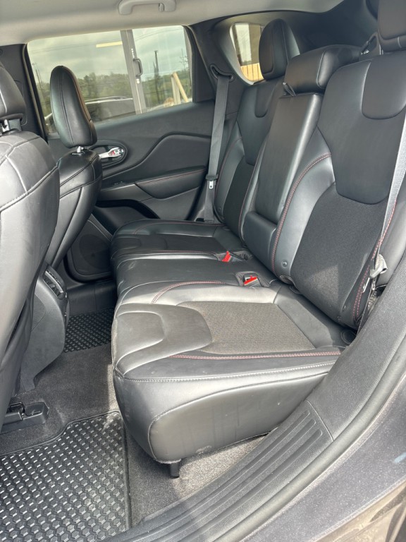 2019 Jeep Cherokee Image 11